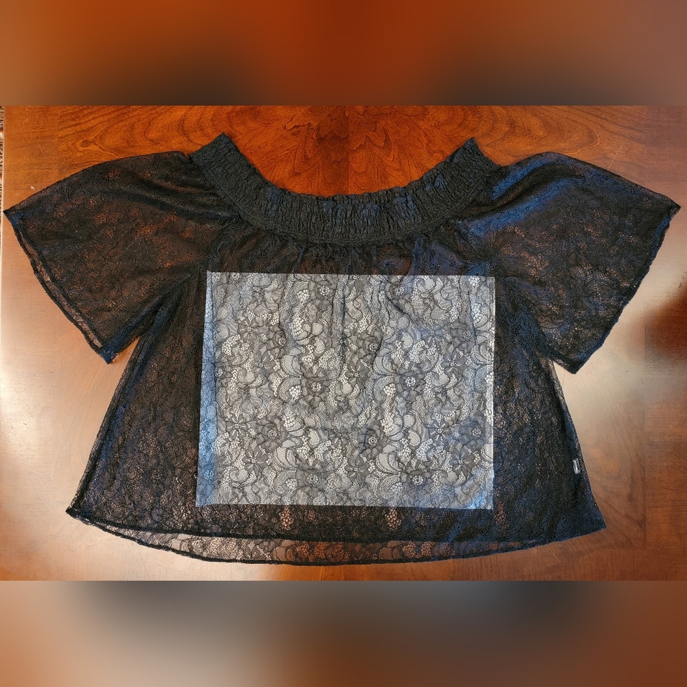 18/20 Lane Bryant Off the Shoulder Lace Short Bell Sleeve Layering Top